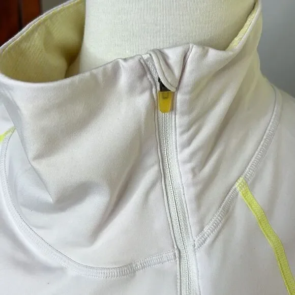 Lucy Tech Raglan 1/4 Zip Sweatshirt. - Picture 4 of 10